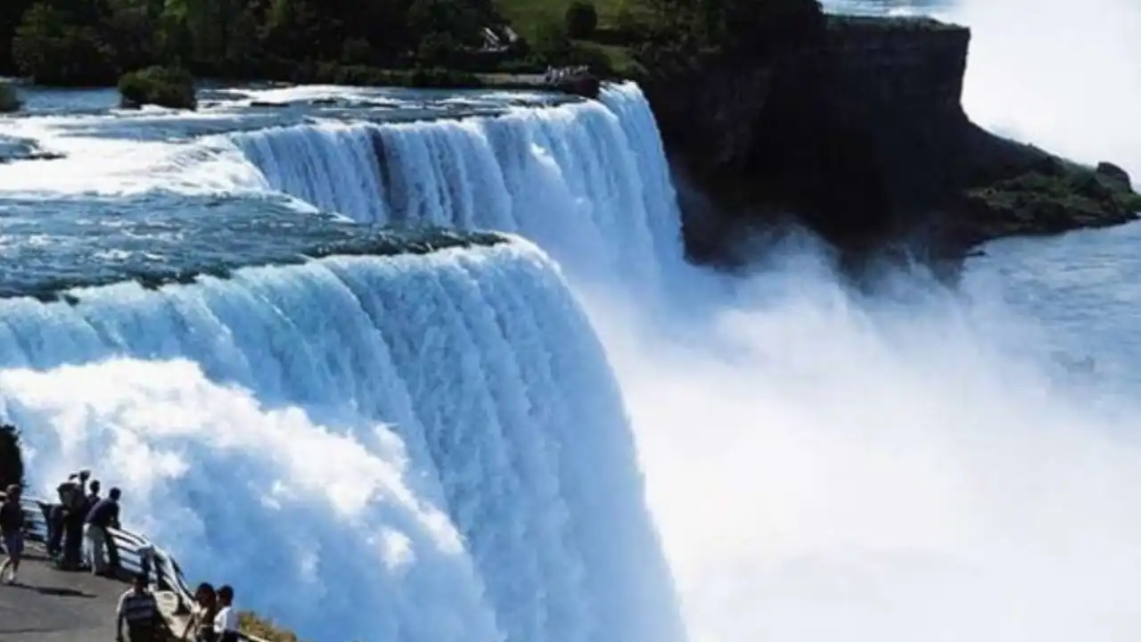 world's highest waterfall Angel, the President of Venezuela changed its name in 2009