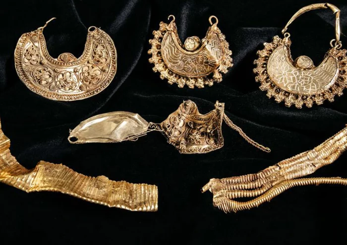 1200 year old gold ornaments discovered in Netherlands