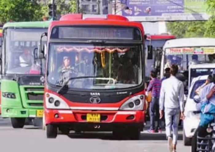 low floor buses | Sach Bedhadak