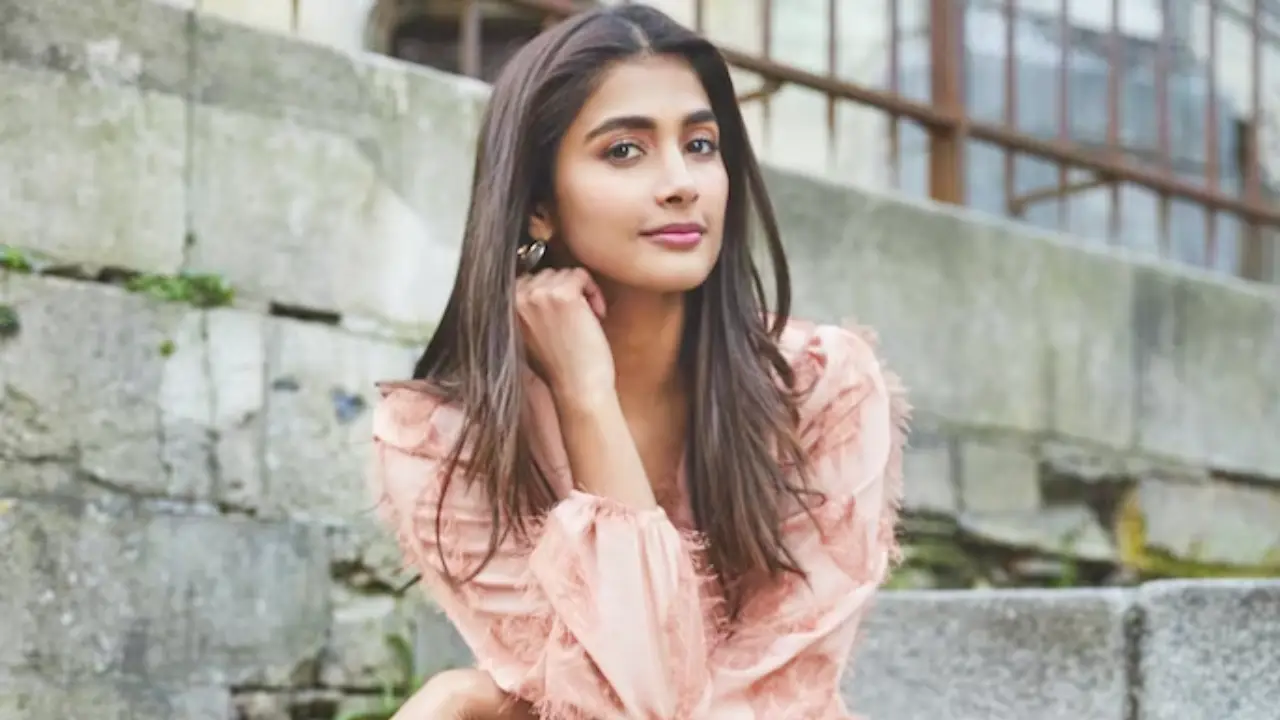 pooja hegde | Sach Bedhadak