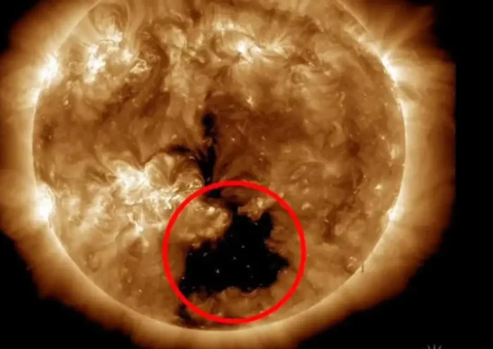 Giant hole on the Sun could fit 60 Earths | Sach Bedhadak